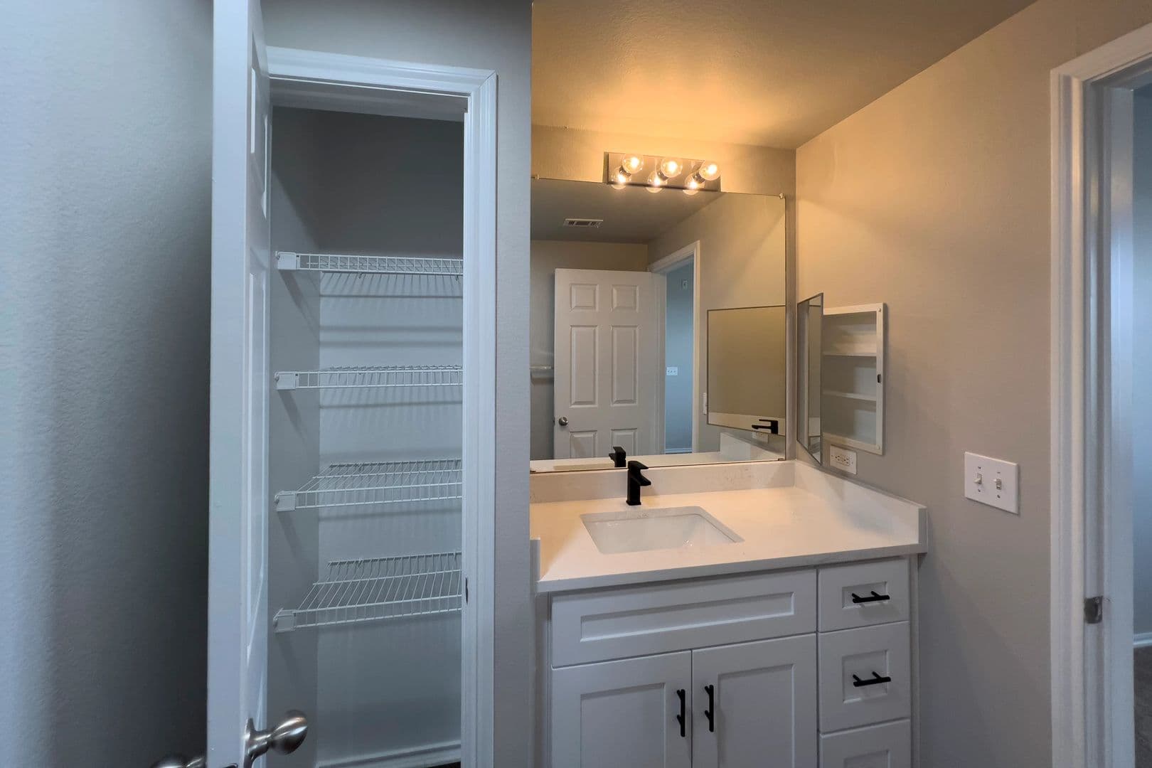 Fort Worth Apartment: 6850 Granbury Road