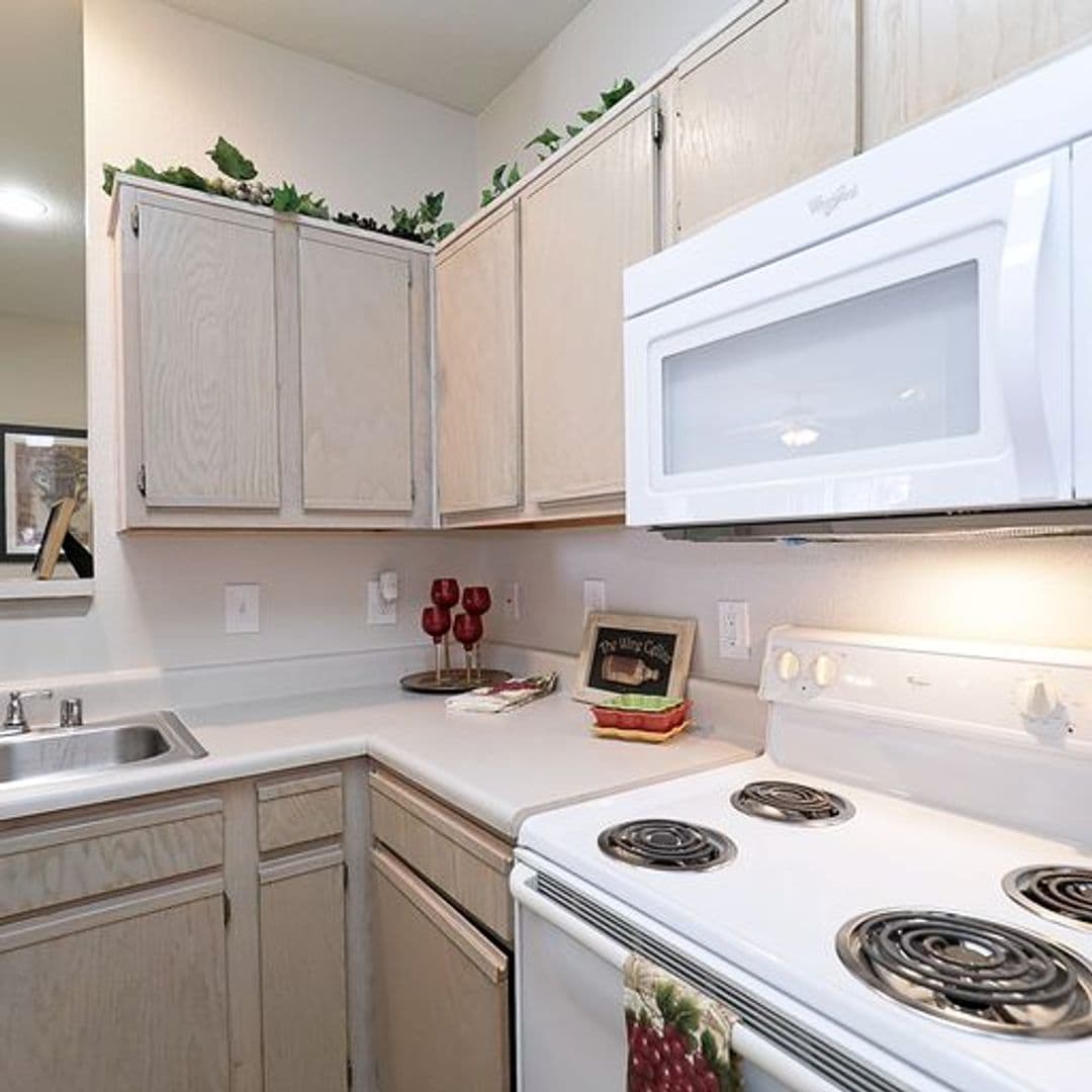 Grand Prairie Apartment: 2175 North Highway 360