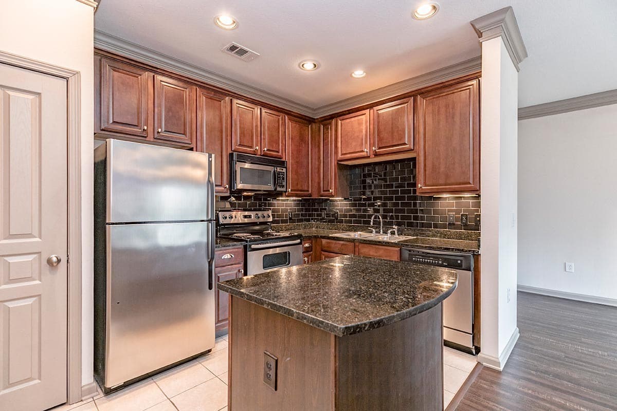 Allen Apartment: 505 Exchange Parkway, OFC