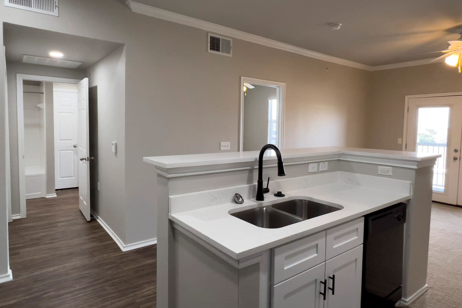 Fort Worth Apartment: 6850 Granbury Road