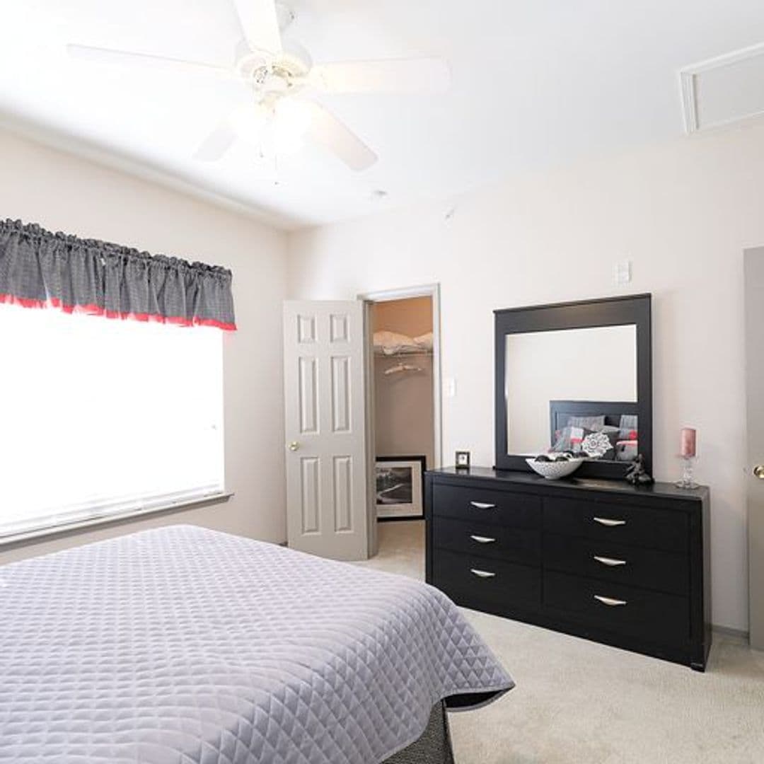Grand Prairie Apartment: 2175 North Highway 360