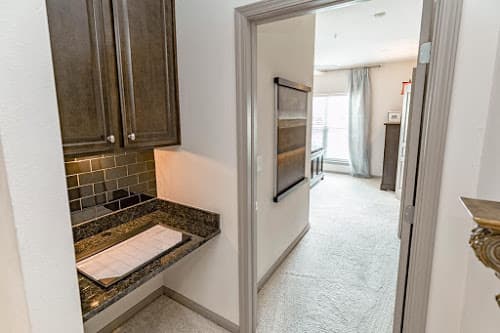 Allen Apartment: 505 Exchange Parkway, OFC
