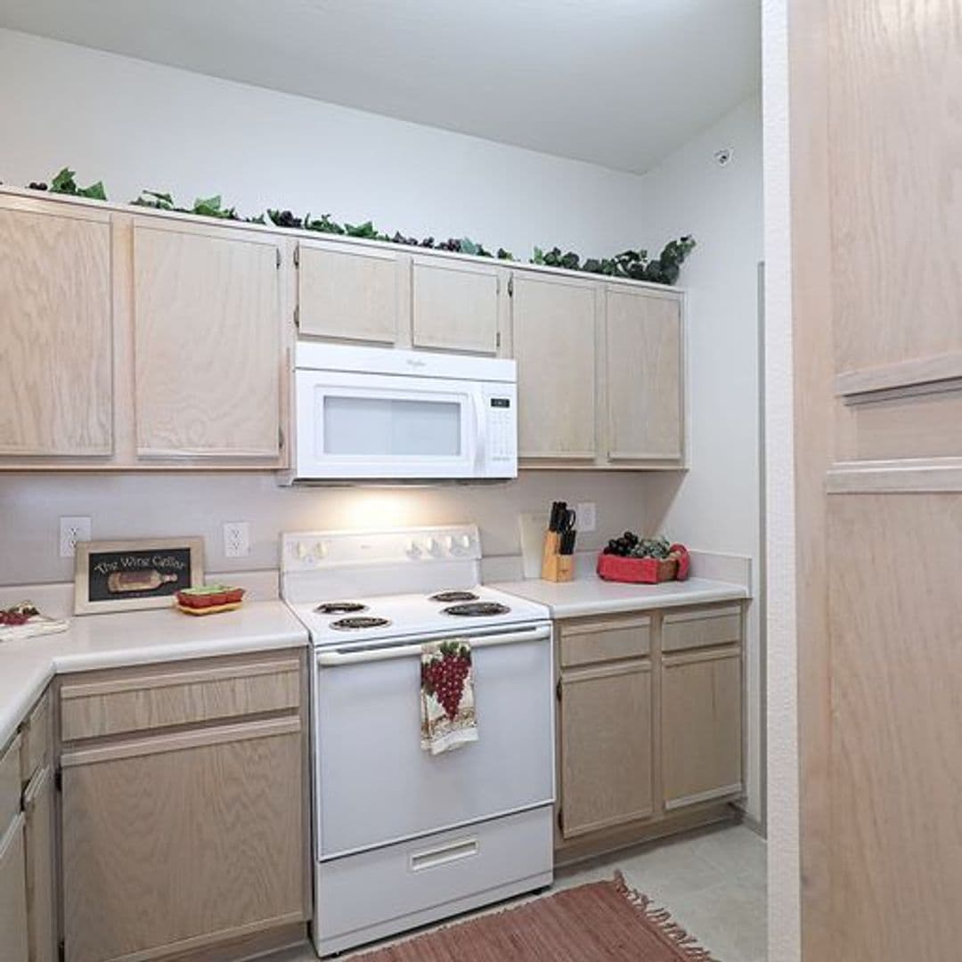 Grand Prairie Apartment: 2175 North Highway 360