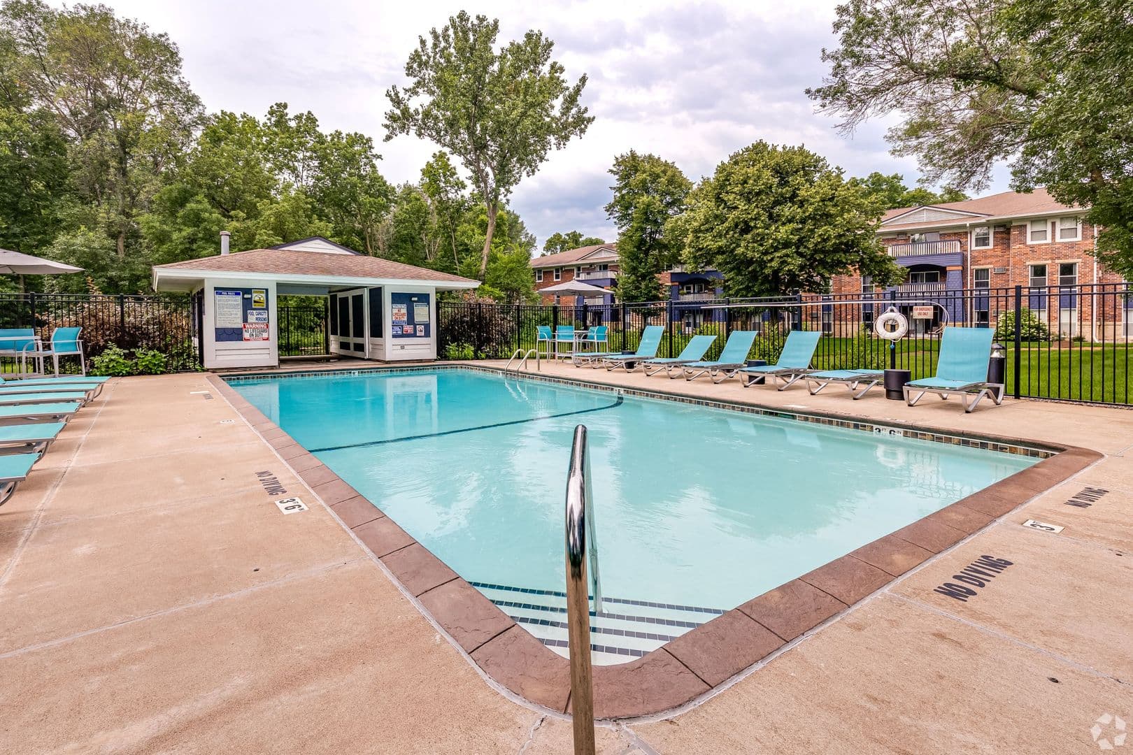 Eden Prairie Apartment: 11445 Anderson Lakes Parkway