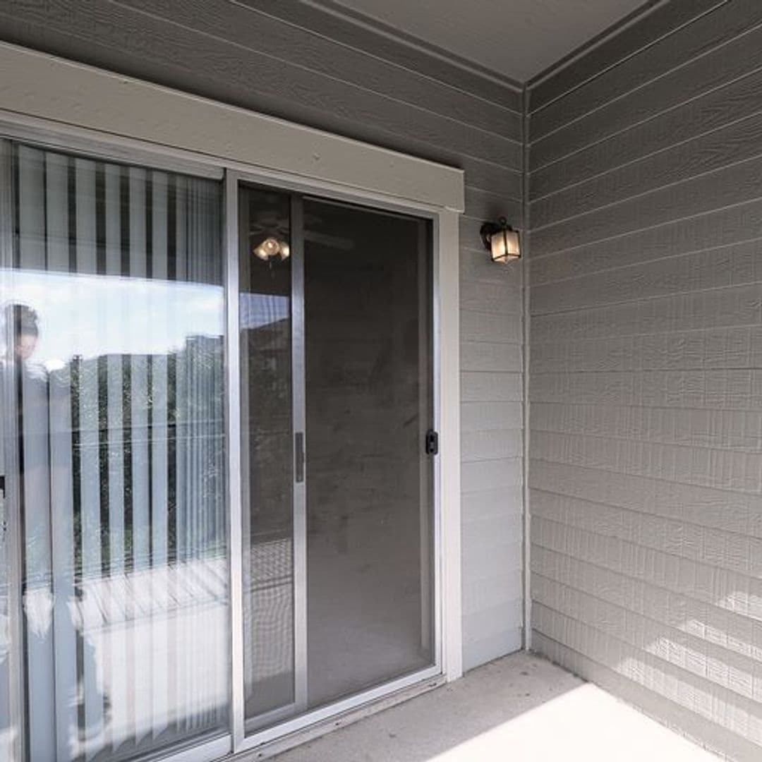 Grand Prairie Apartment: 2175 North Highway 360