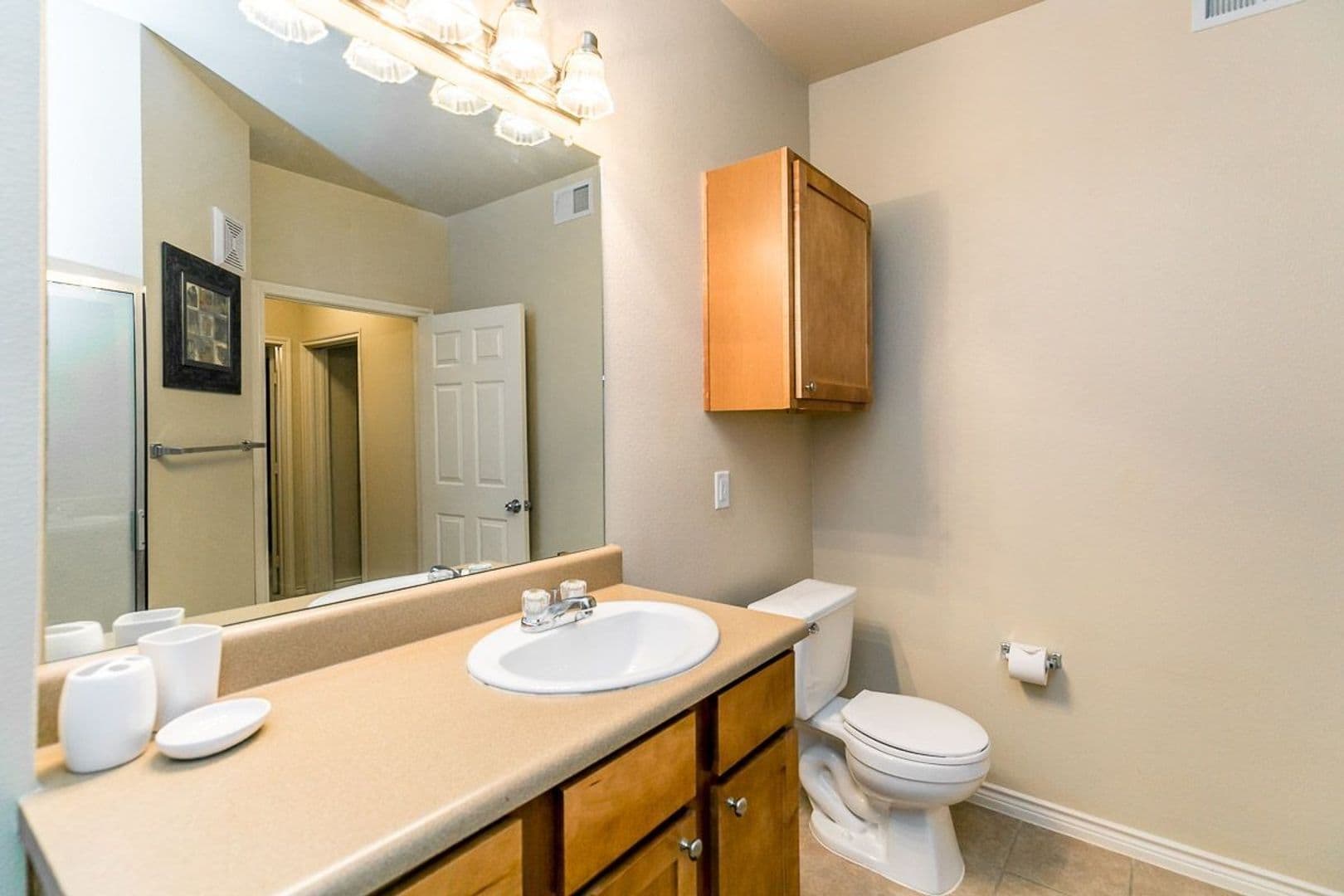 Farmers Branch Apartment: 1580 Mira Lago Boulevard