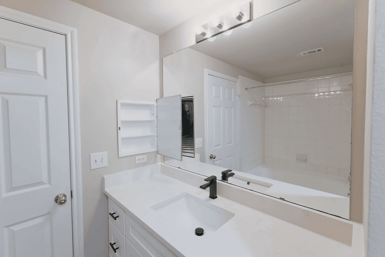 Fort Worth Apartment: 6850 Granbury Road