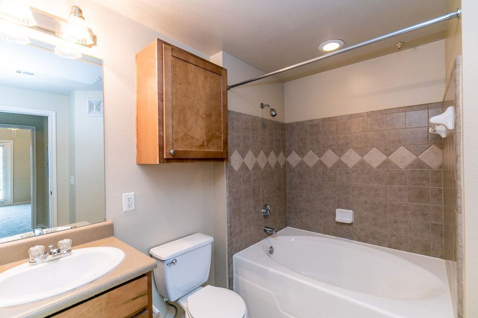 Farmers Branch Apartment: 1580 Mira Lago Boulevard