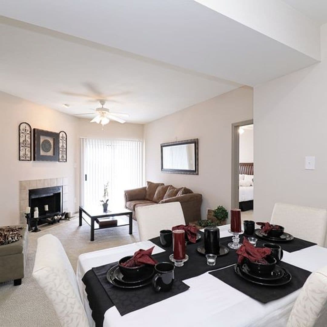 Grand Prairie Apartment: 2175 North Highway 360