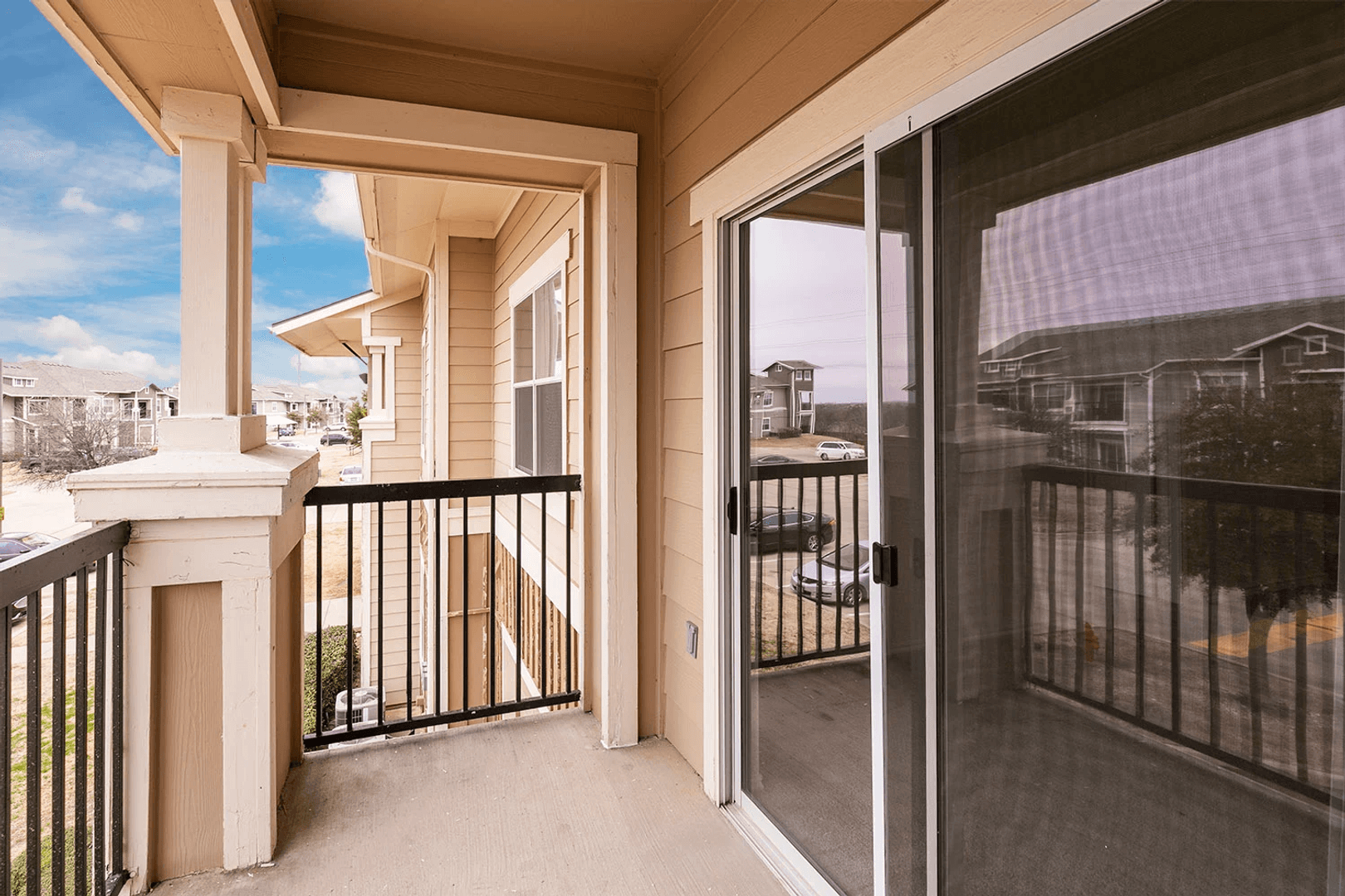 Fort Worth Apartment: 6850 Granbury Road