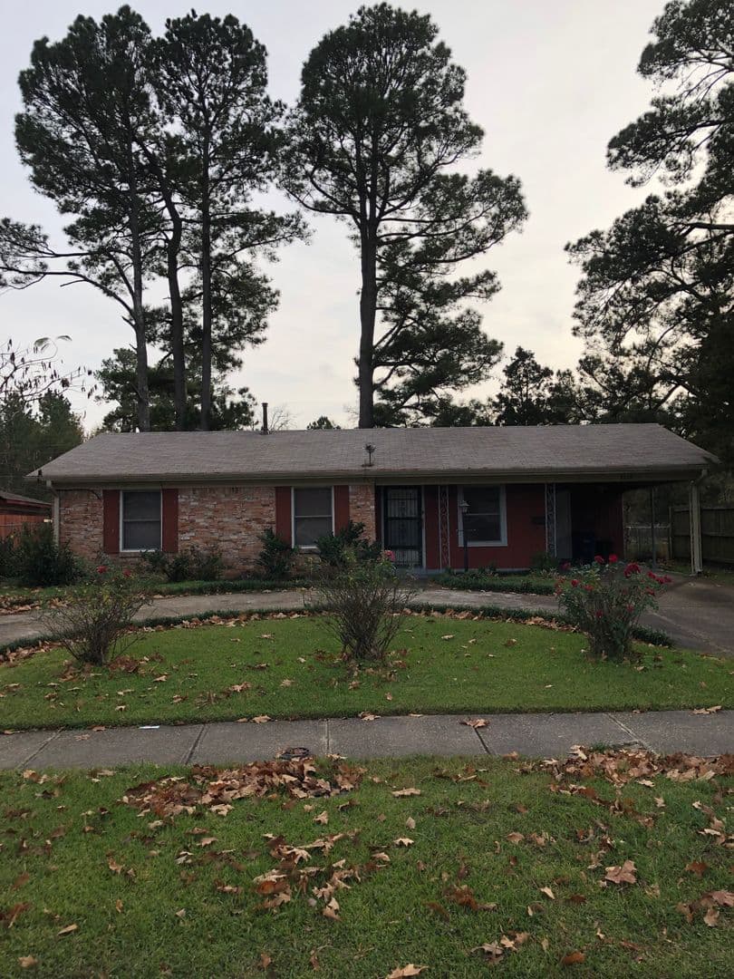 Shreveport House: 3229 Valley View Dr