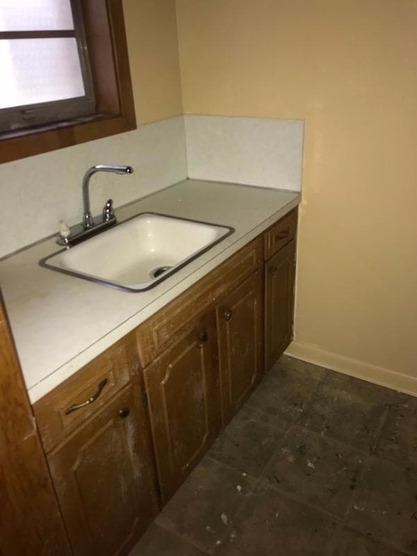 Shreveport House: 4152 Pines Road