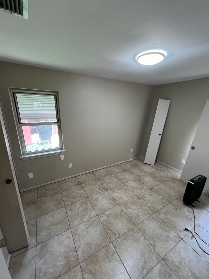 Shreveport House: 3229 Valley View Dr