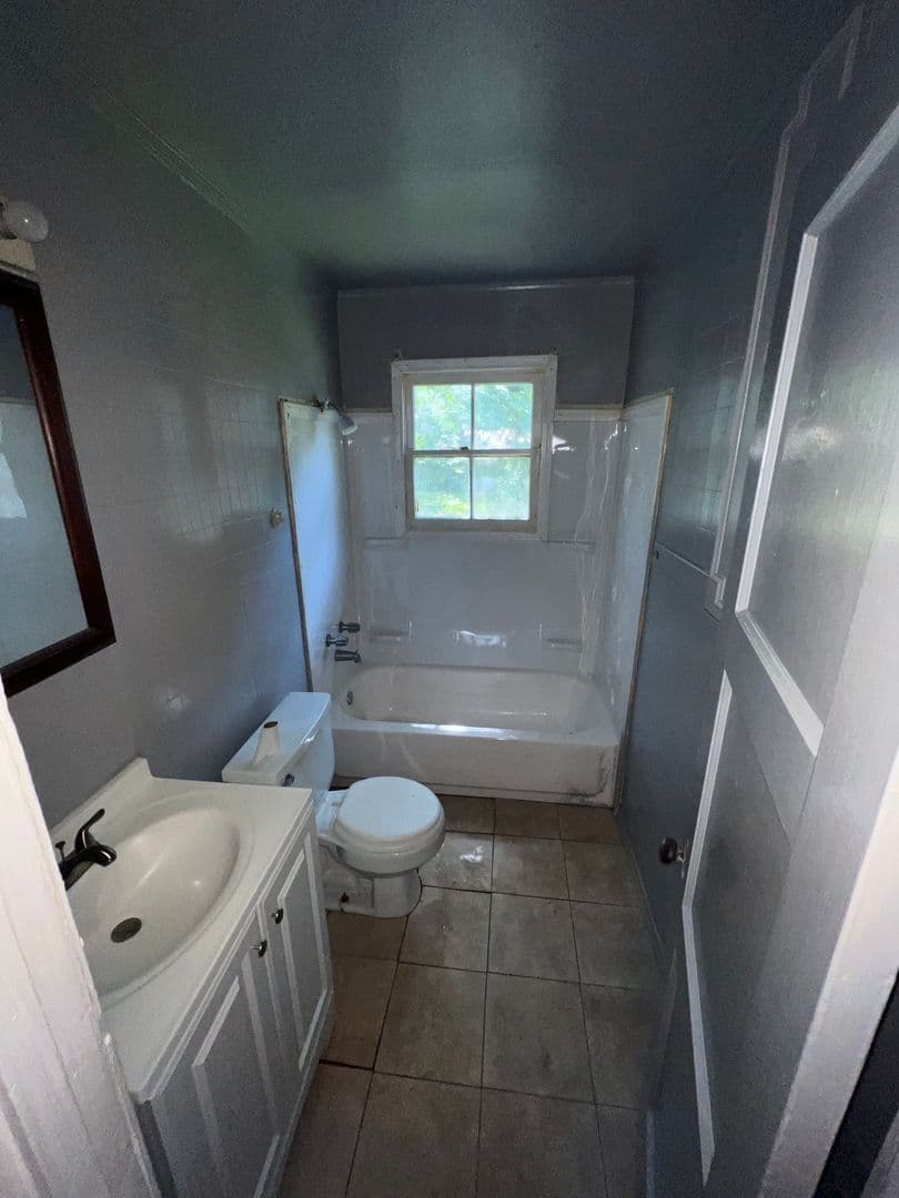 Shreveport House: 4117 Ridgemoor Ave
