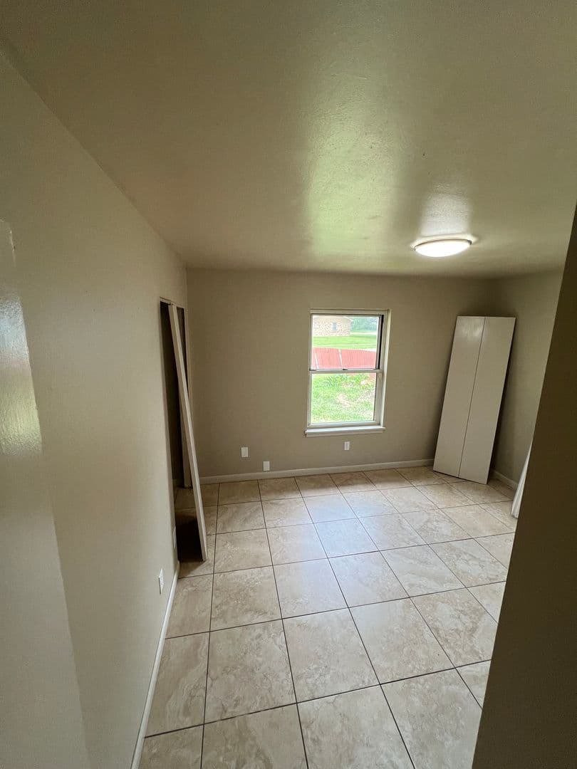 Shreveport House: 3229 Valley View Dr