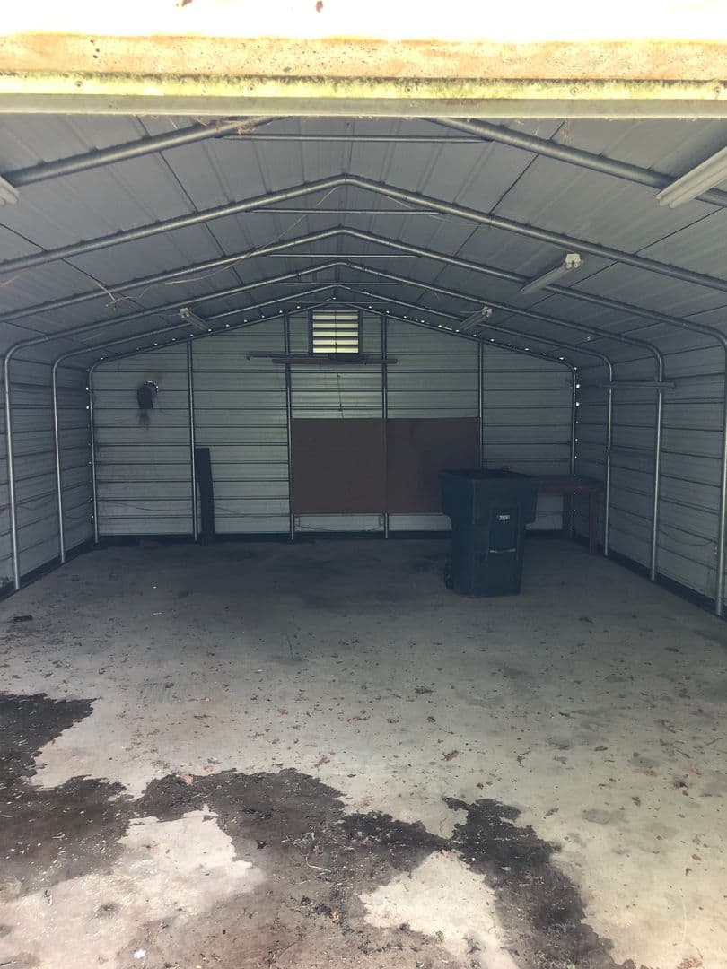 Shreveport House: 9482 Poinsettia Dr.