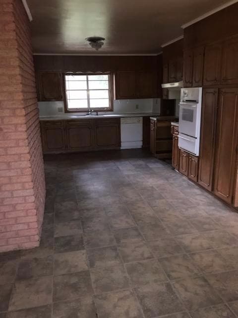Shreveport House: 4152 Pines Road