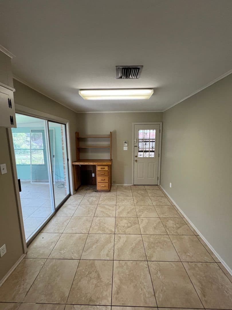 Shreveport House: 3229 Valley View Dr