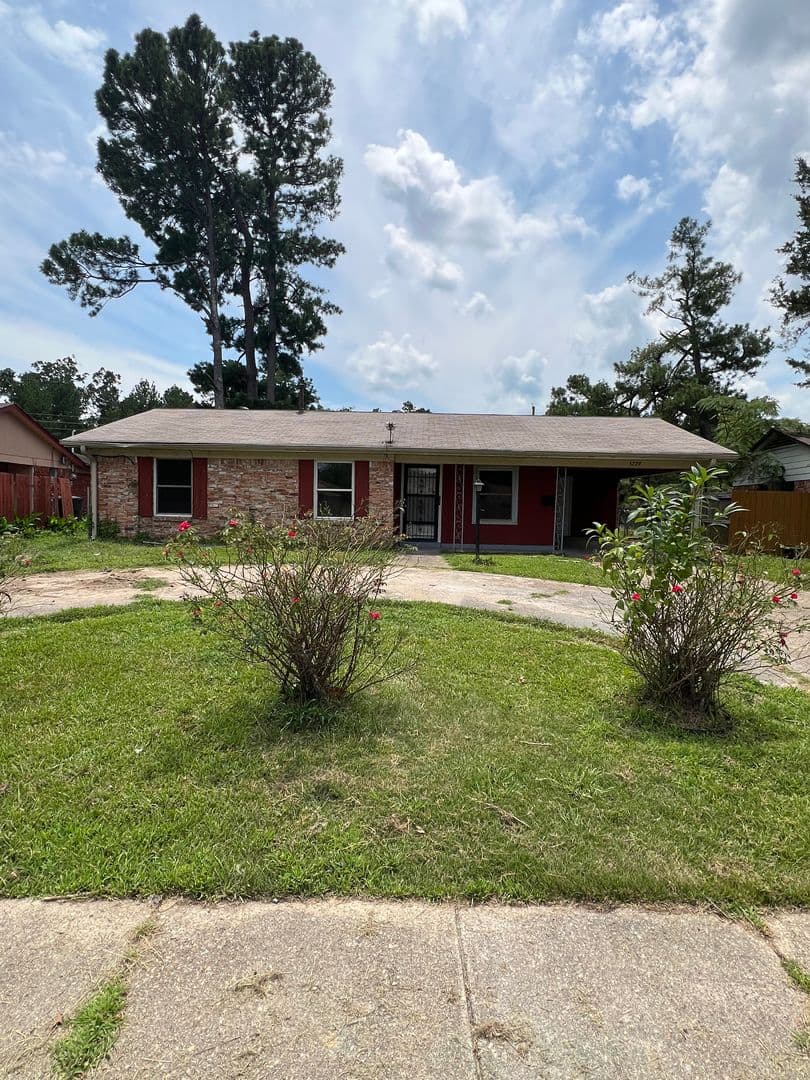 Shreveport House: 3229 Valley View Dr