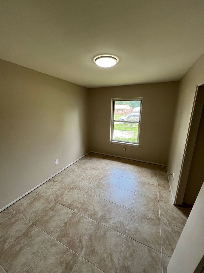 Shreveport House: 3229 Valley View Dr