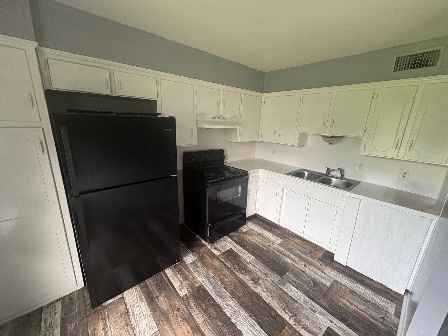 Shreveport Apartment: 105-106 E. Egan St.