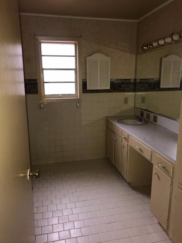 Shreveport House: 4152 Pines Road