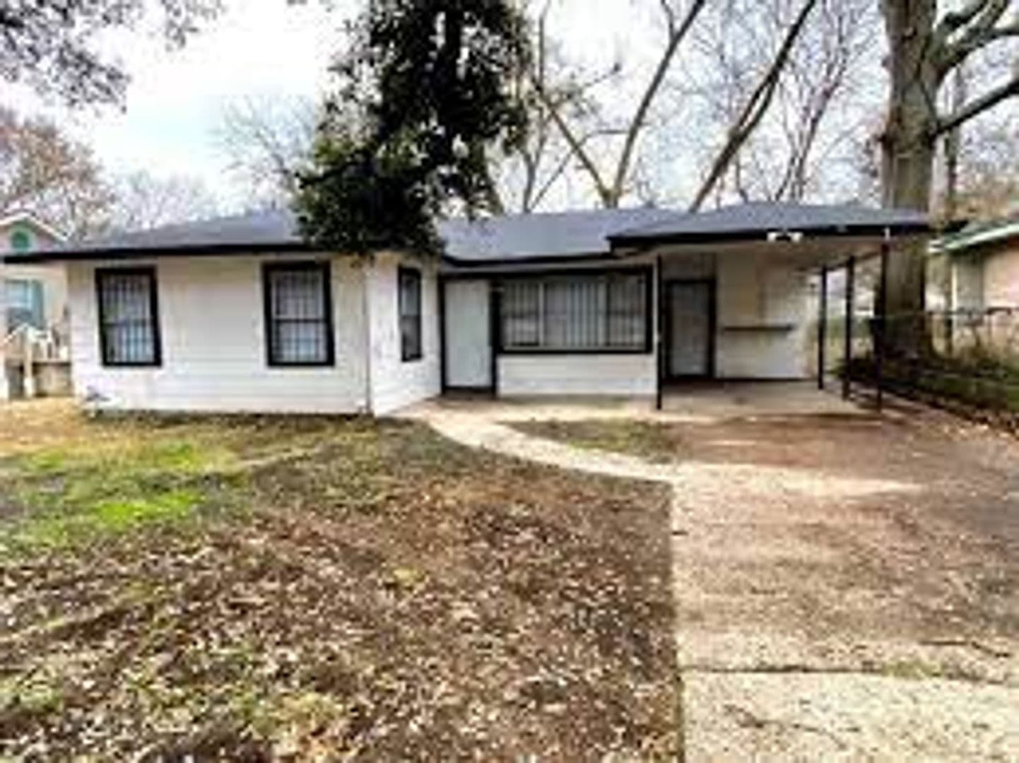 Shreveport House: 261 E. Jordan St
