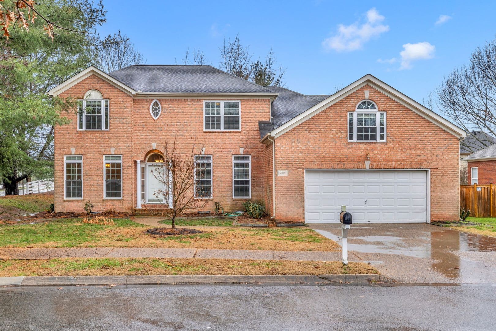 Franklin House: 2001 Wimbledon Cir