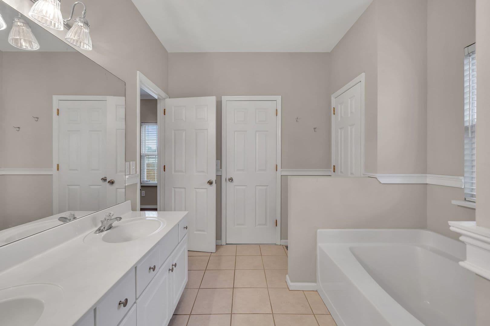 Franklin House: 2001 Wimbledon Cir