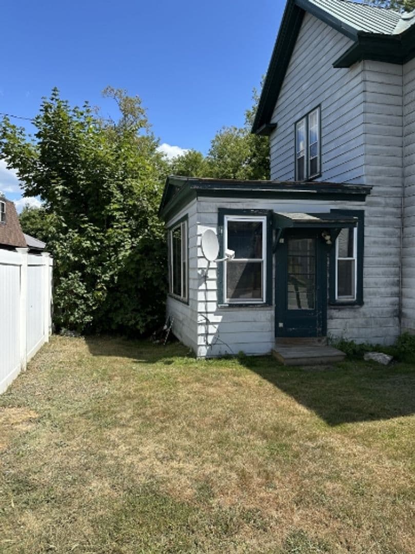 Old Town House: 440 Main Street