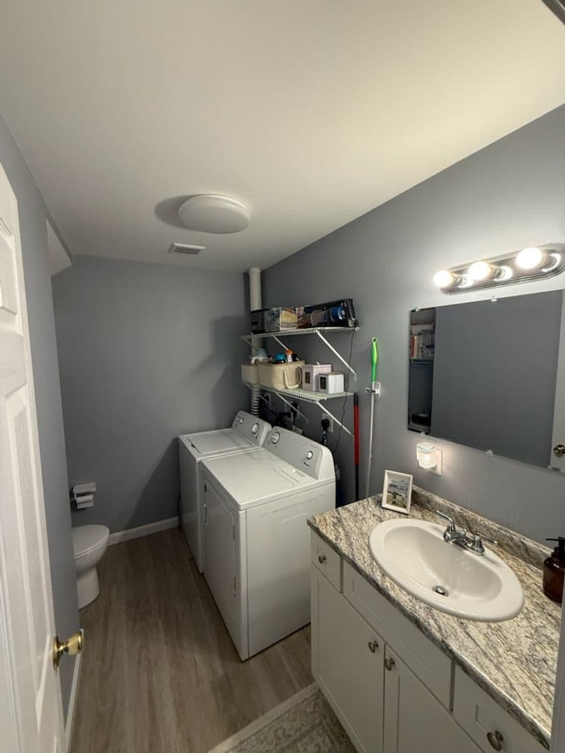 Old Town Apartment: 614 Main St