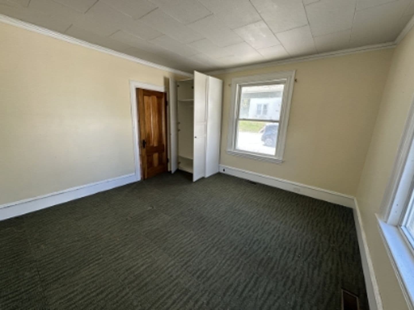 Old Town House: 440 Main Street