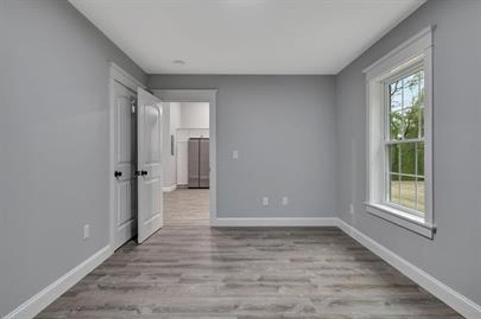 Bradley Apartment: 13 Pine Street