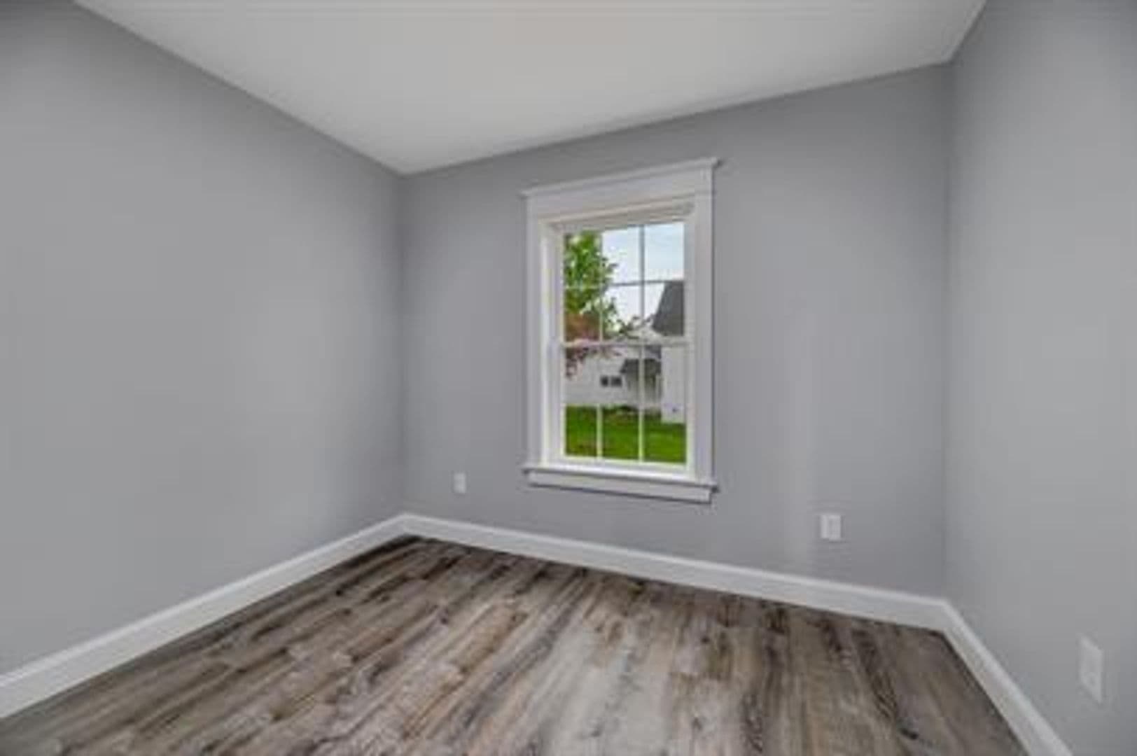 Bradley Apartment: 13 Pine Street