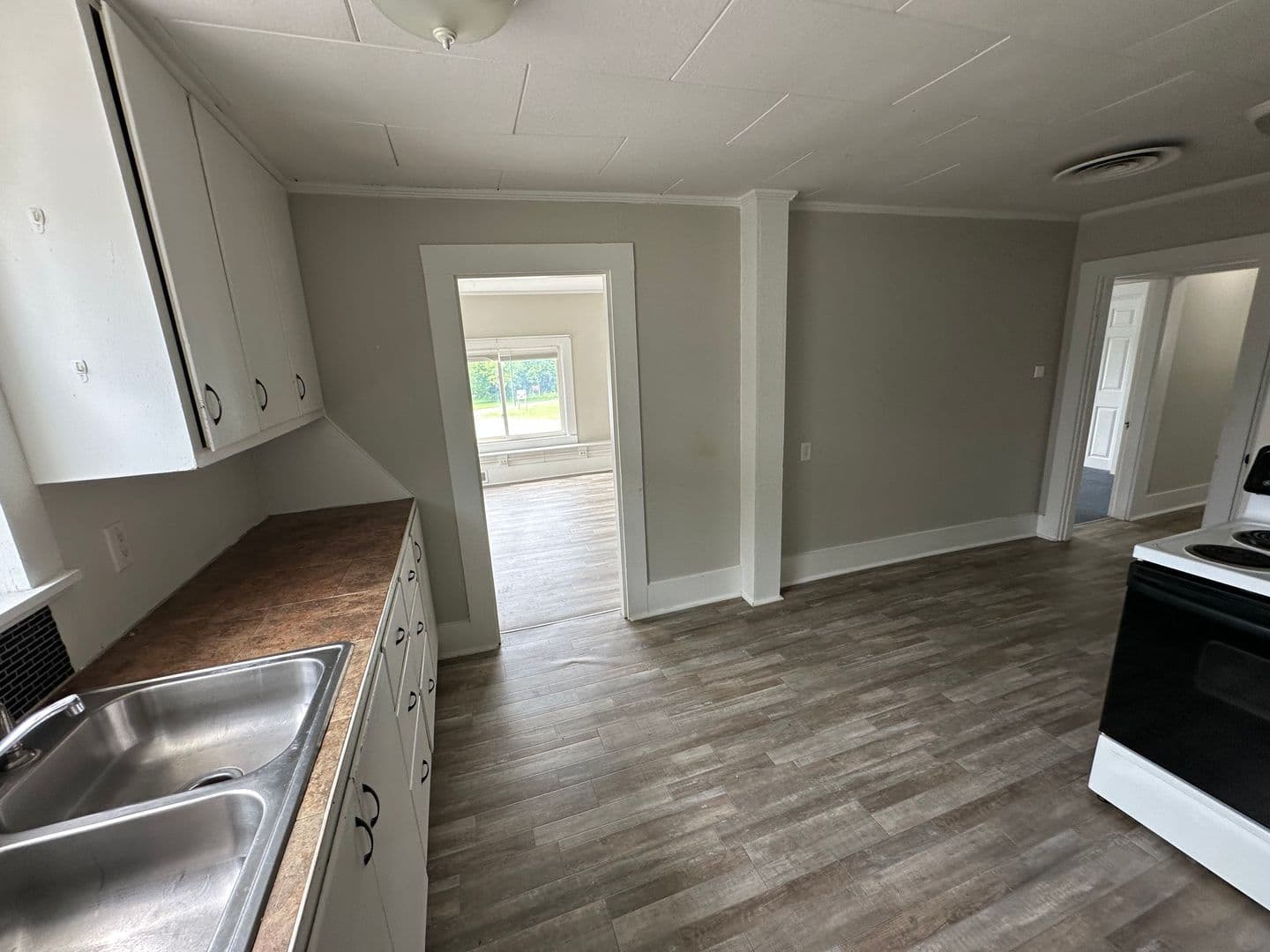 Corinna Apartment: 9 Dexter Road