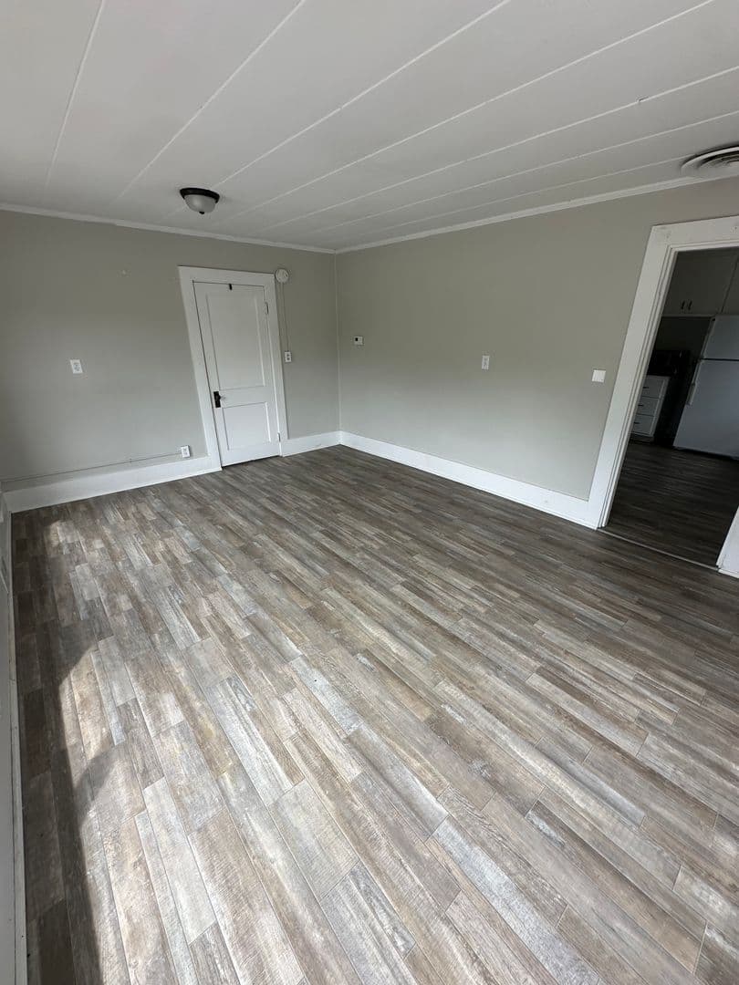Corinna Apartment: 9 Dexter Road