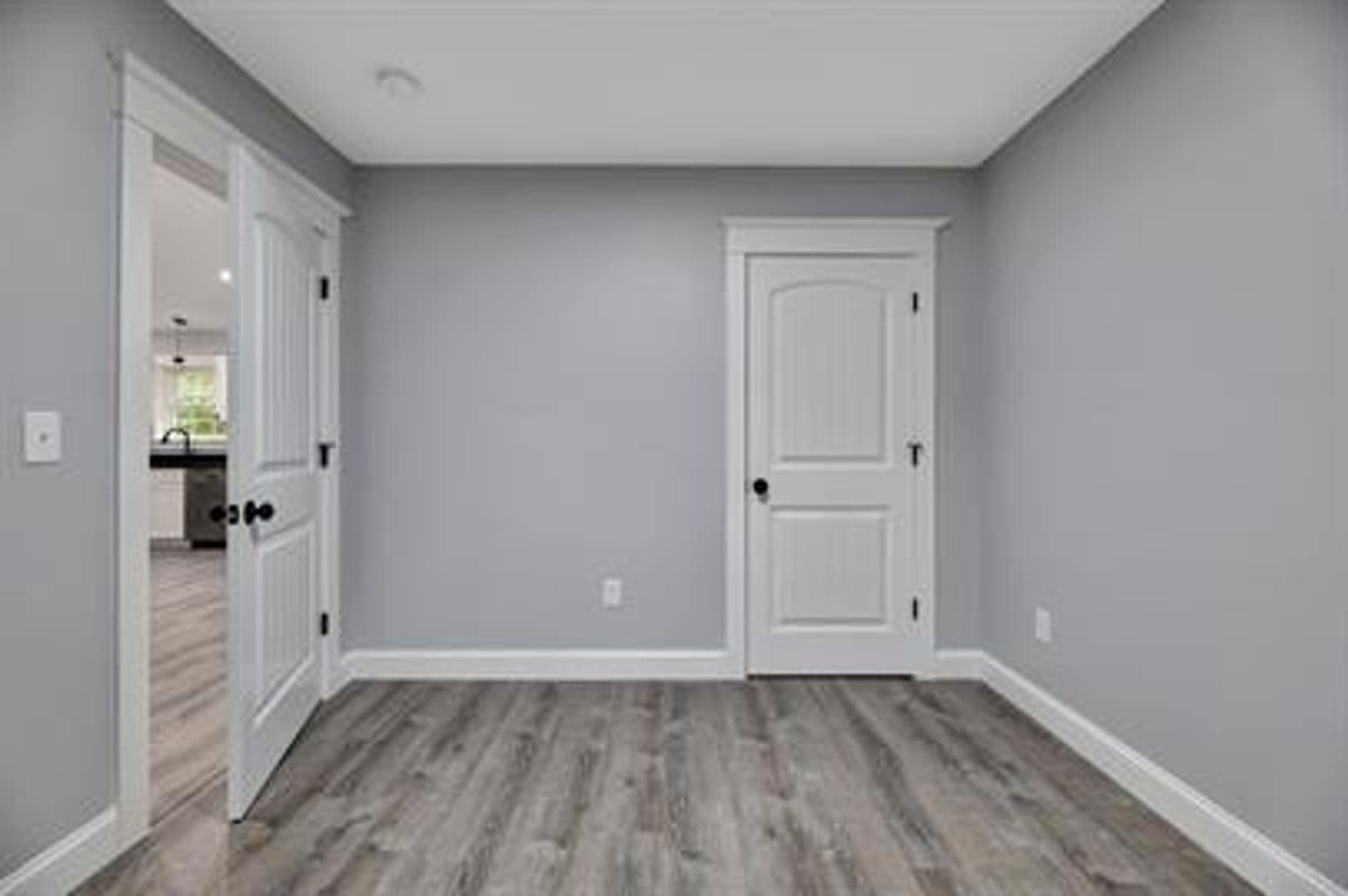 Bradley Apartment: 13 Pine Street