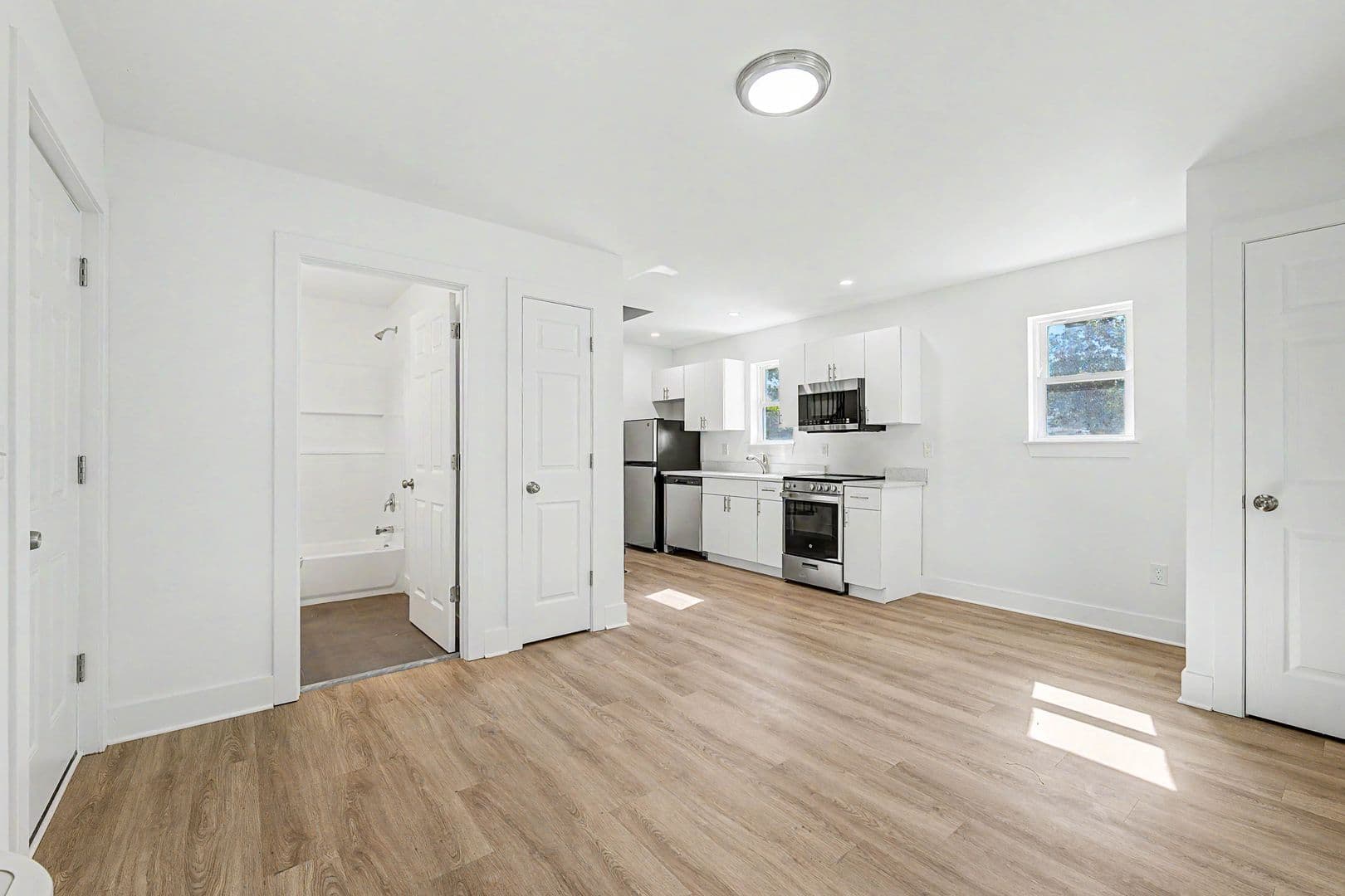 Galloway Apartment: 201 E White Horse Pike