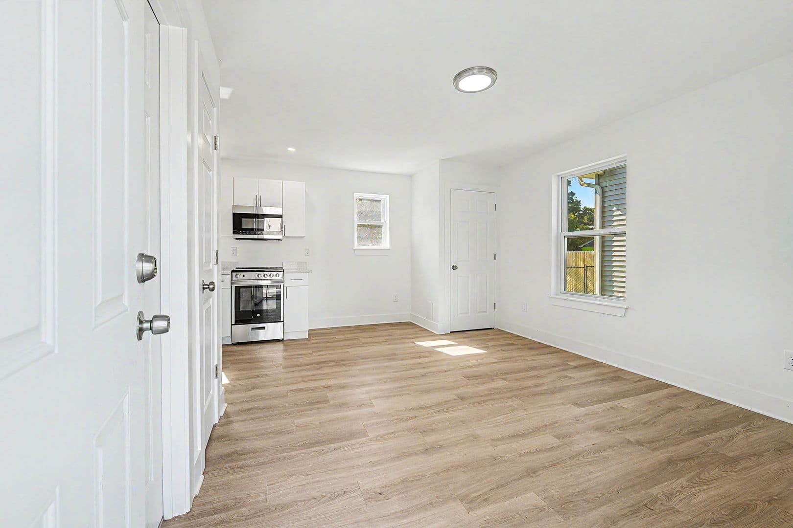 Galloway Apartment: 201 E White Horse Pike