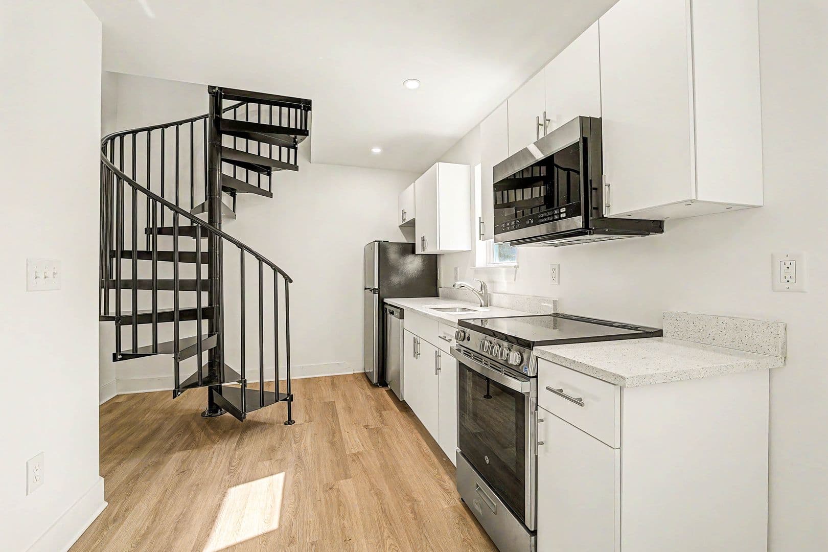 Galloway Apartment: 201 E White Horse Pike