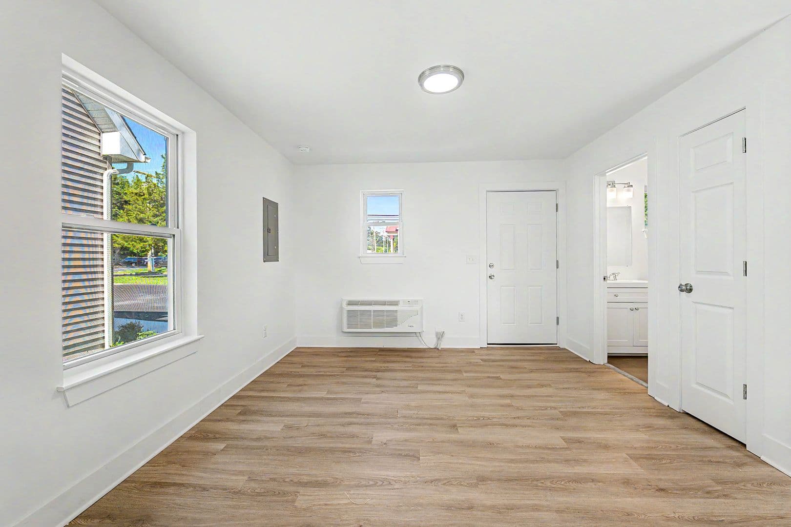 Galloway Apartment: 201 E White Horse Pike