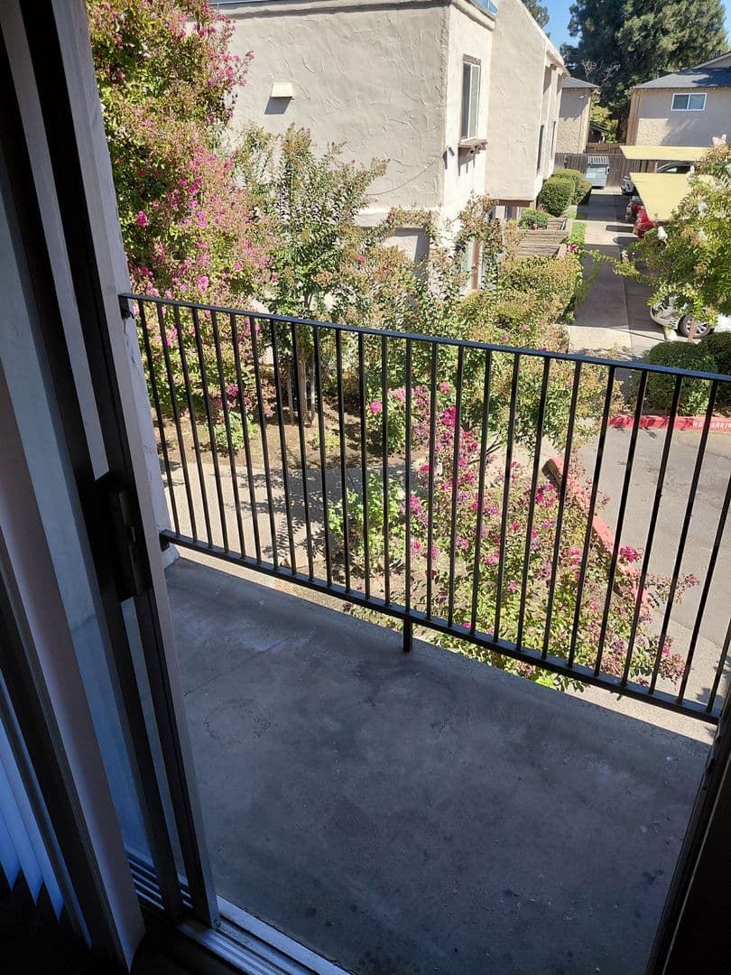 Chico Apartment: 354 Rio Lindo Ave