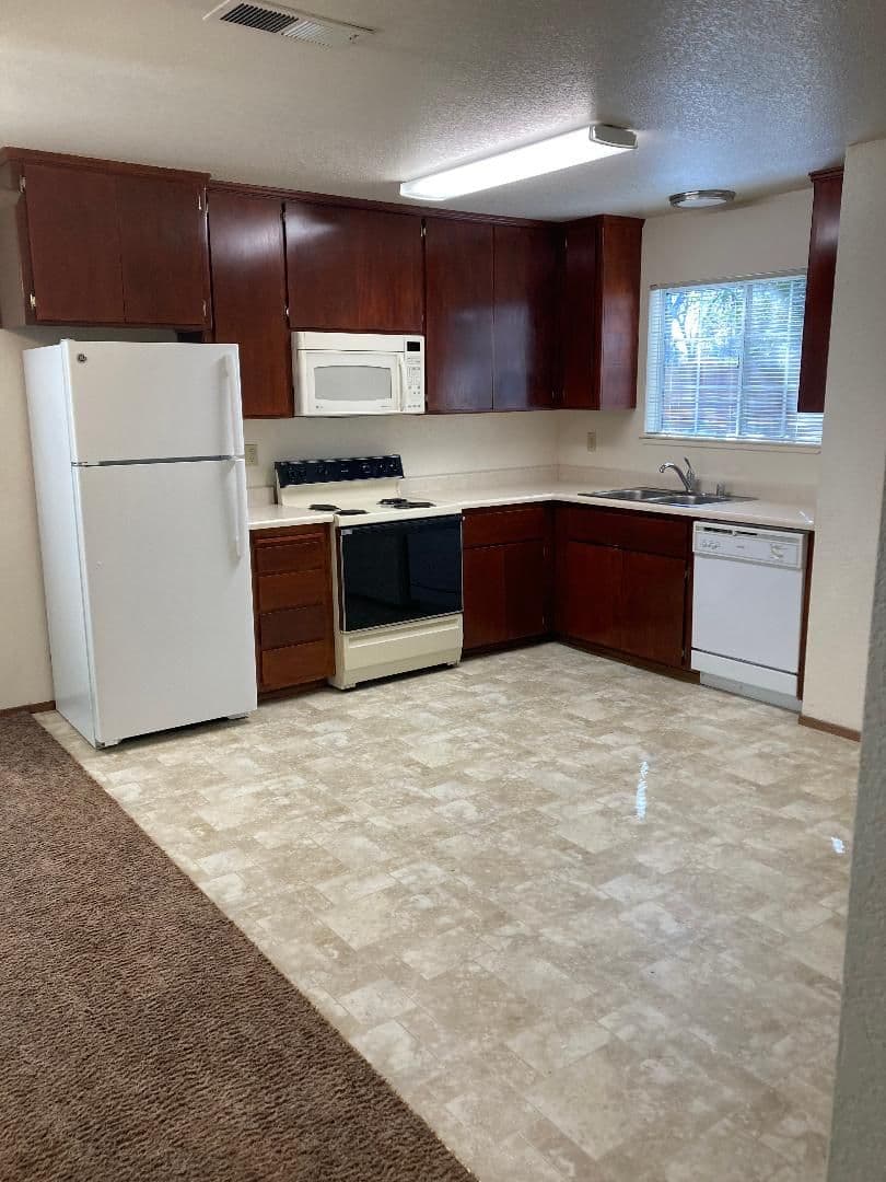Chico Apartment: 1850 Humboldt Road