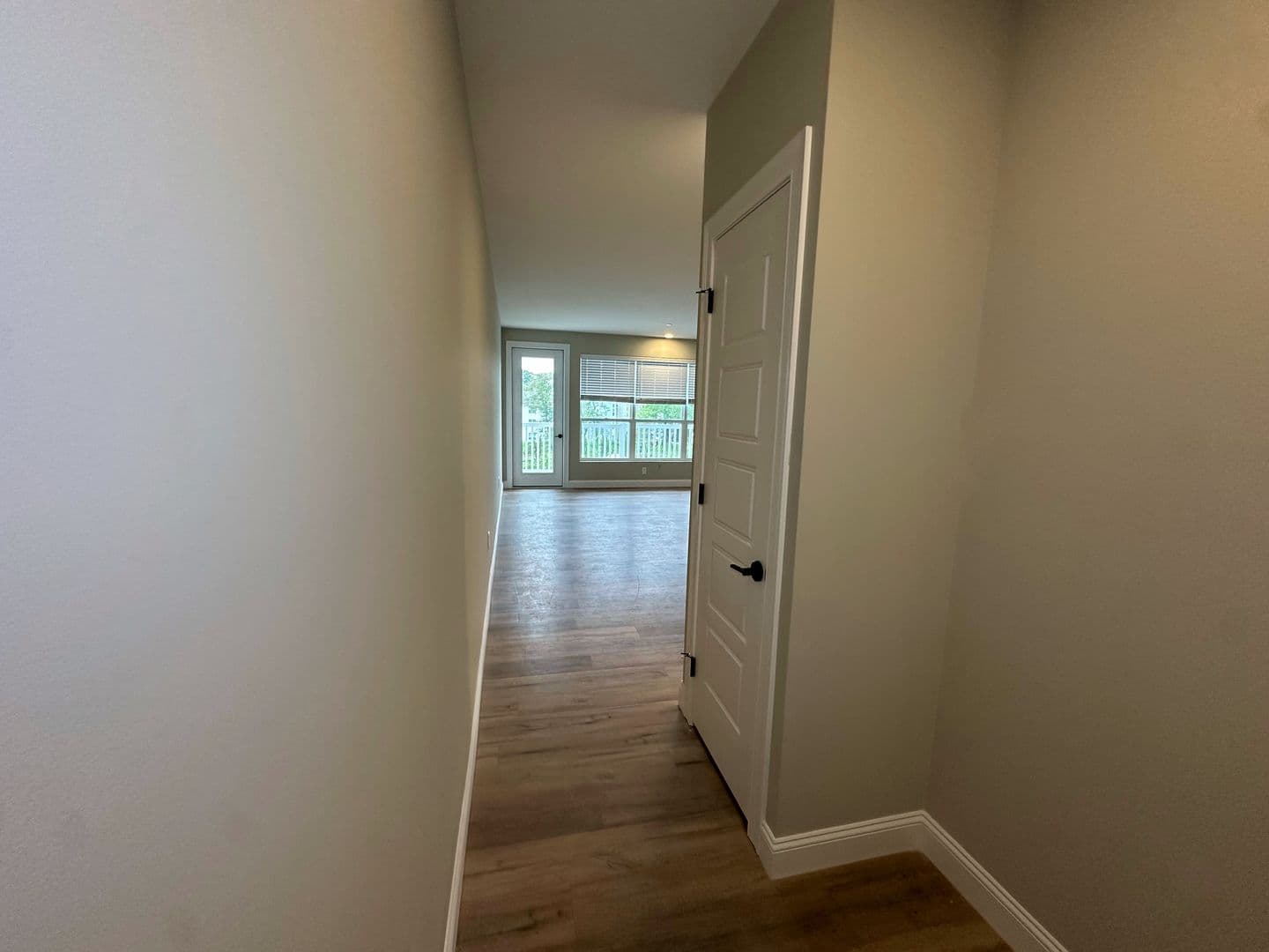 Waterford Apartment: 394 Willetts Avenue