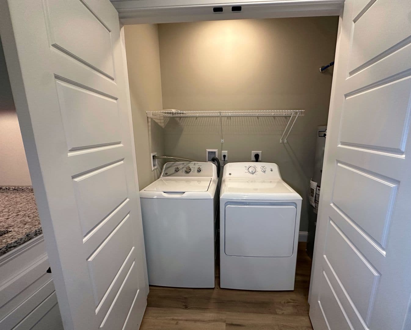 Waterford Apartment: 394 Willetts Avenue