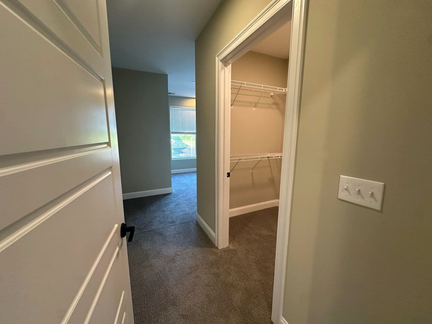 Waterford Apartment: 394 Willetts Avenue
