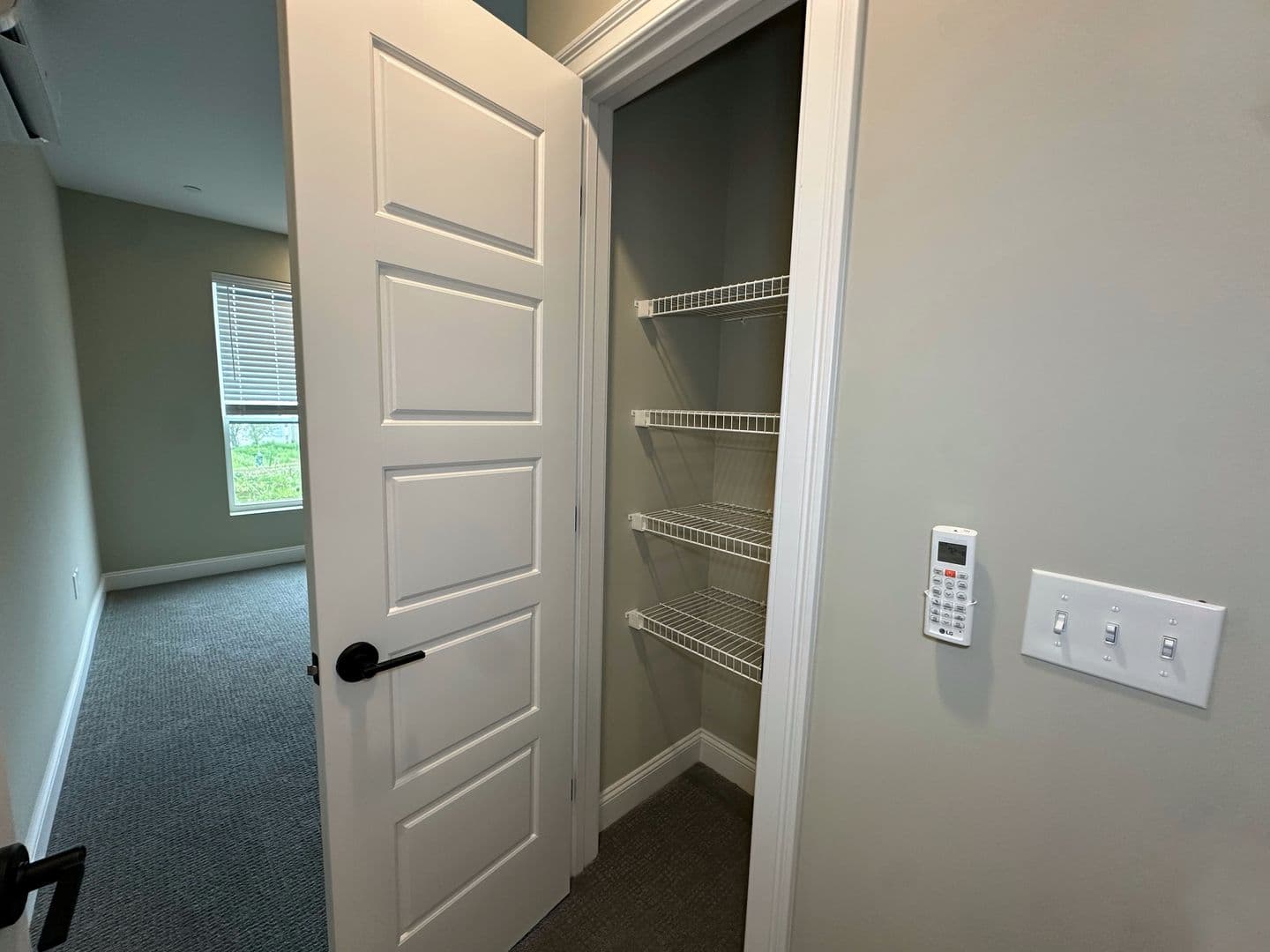 Waterford Apartment: 394 Willetts Avenue