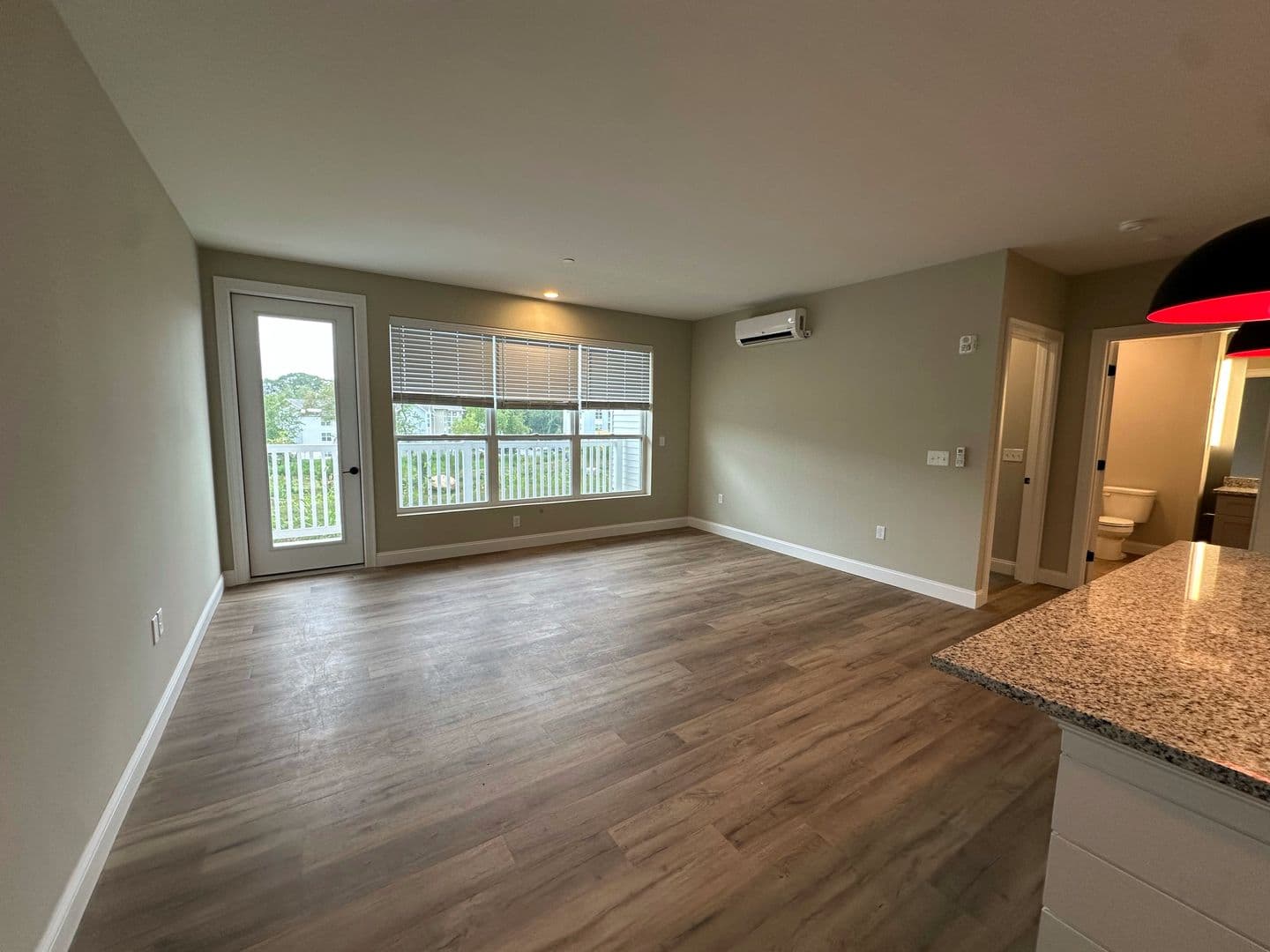 Waterford Apartment: 394 Willetts Avenue
