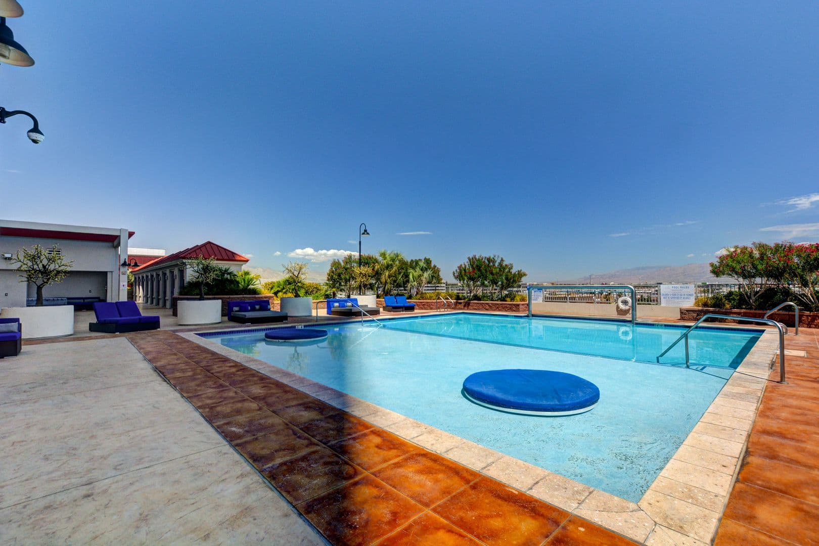 Las Vegas House: 200 W Sahara Ave. #811