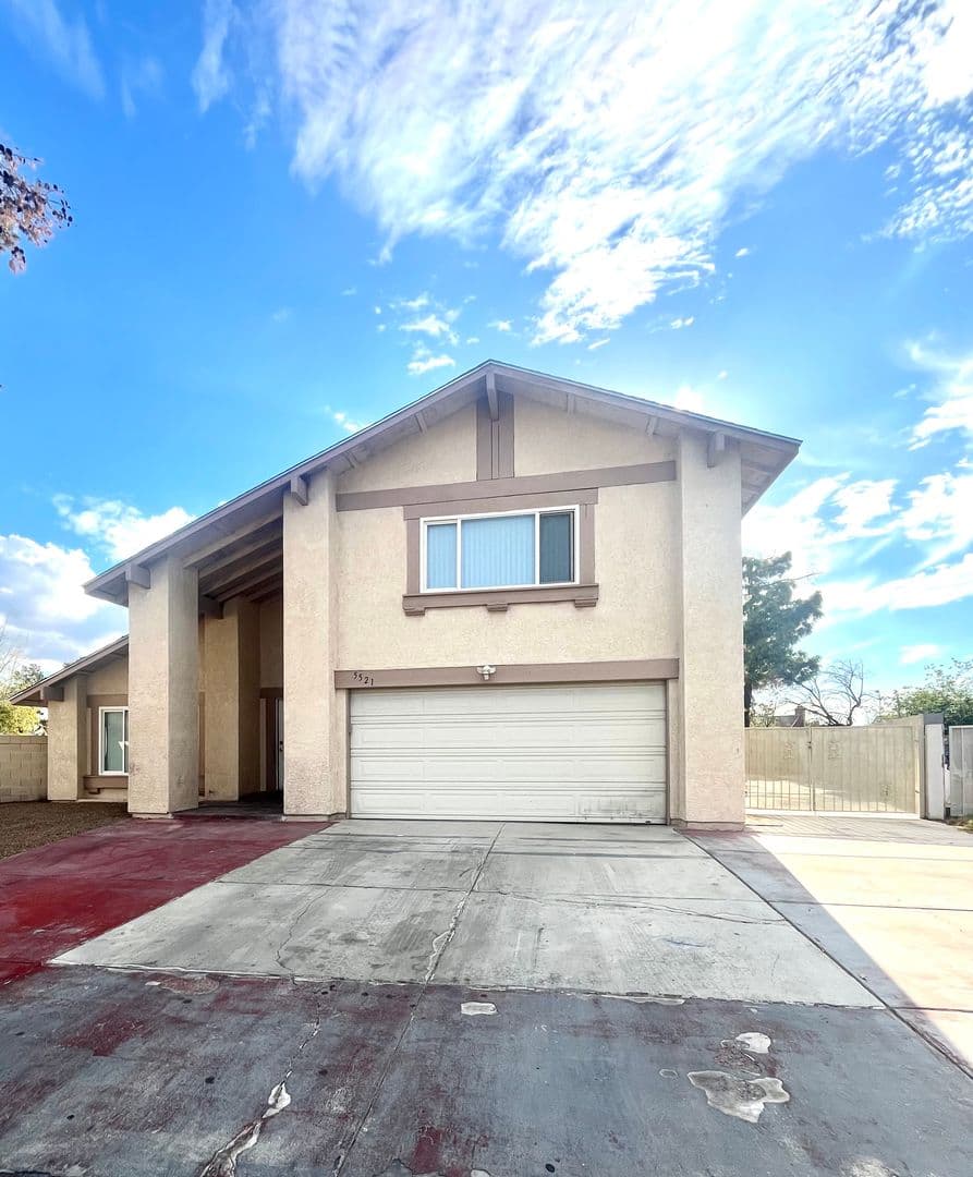 Las Vegas House: 5521 Maidstone Cr.